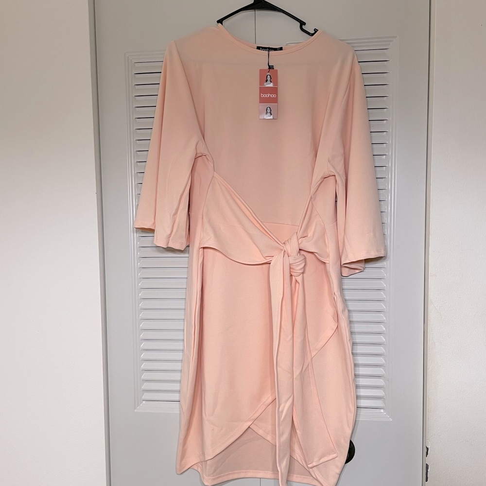 Boohoo Plus Kimono sleeve tie dress in Blush.